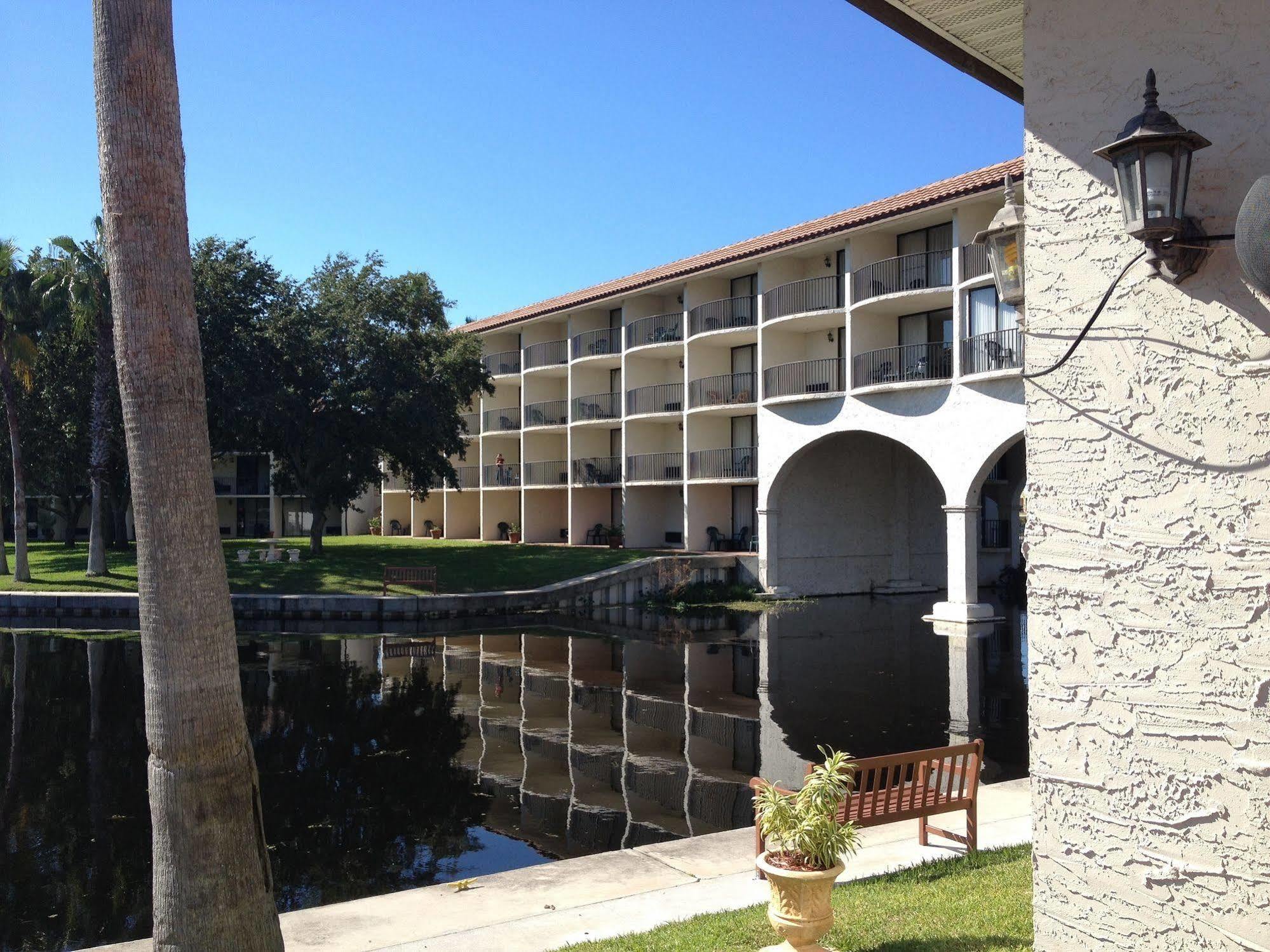 Vista Inn Lake Tarpon Palm Harbor Extérieur photo